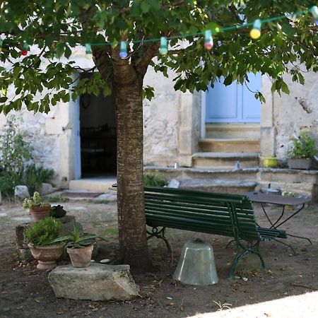Chambres D'Hotes Dans Maison D'Artiste Galargues Bagian luar foto