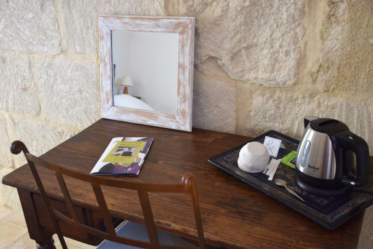 Chambres D'Hotes Dans Maison D'Artiste Galargues Bagian luar foto